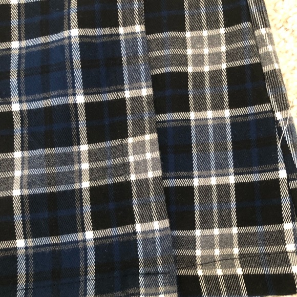 Brandy Melville Emerson Skirt - Picture 2 of 2